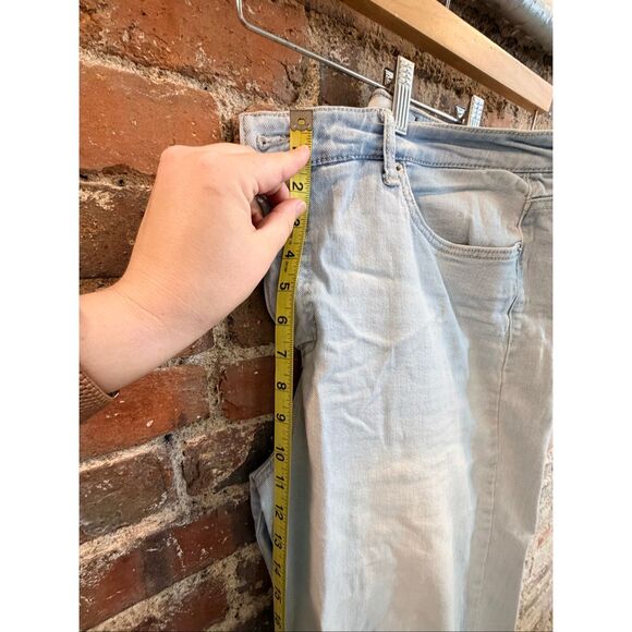 CROWN & IVY • Light Wash Cotton Spandex Blend High Waist Bootcut Denim Blue Jean - Picture 3 of 12